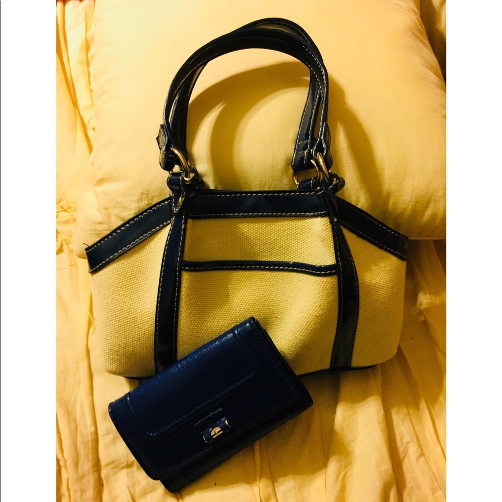 Liz Claiborne Small Hand Bag w/Wallet